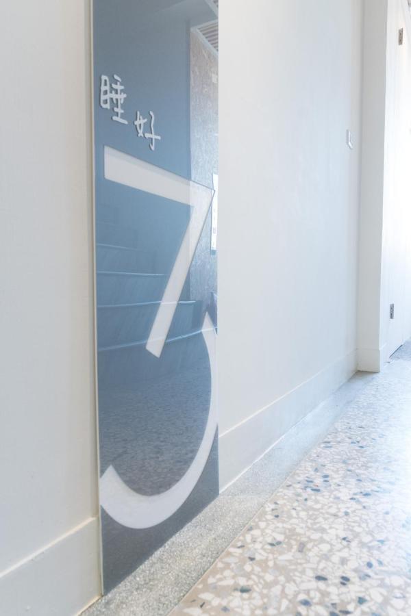Sleep Jia Apartment Tainan Luaran gambar